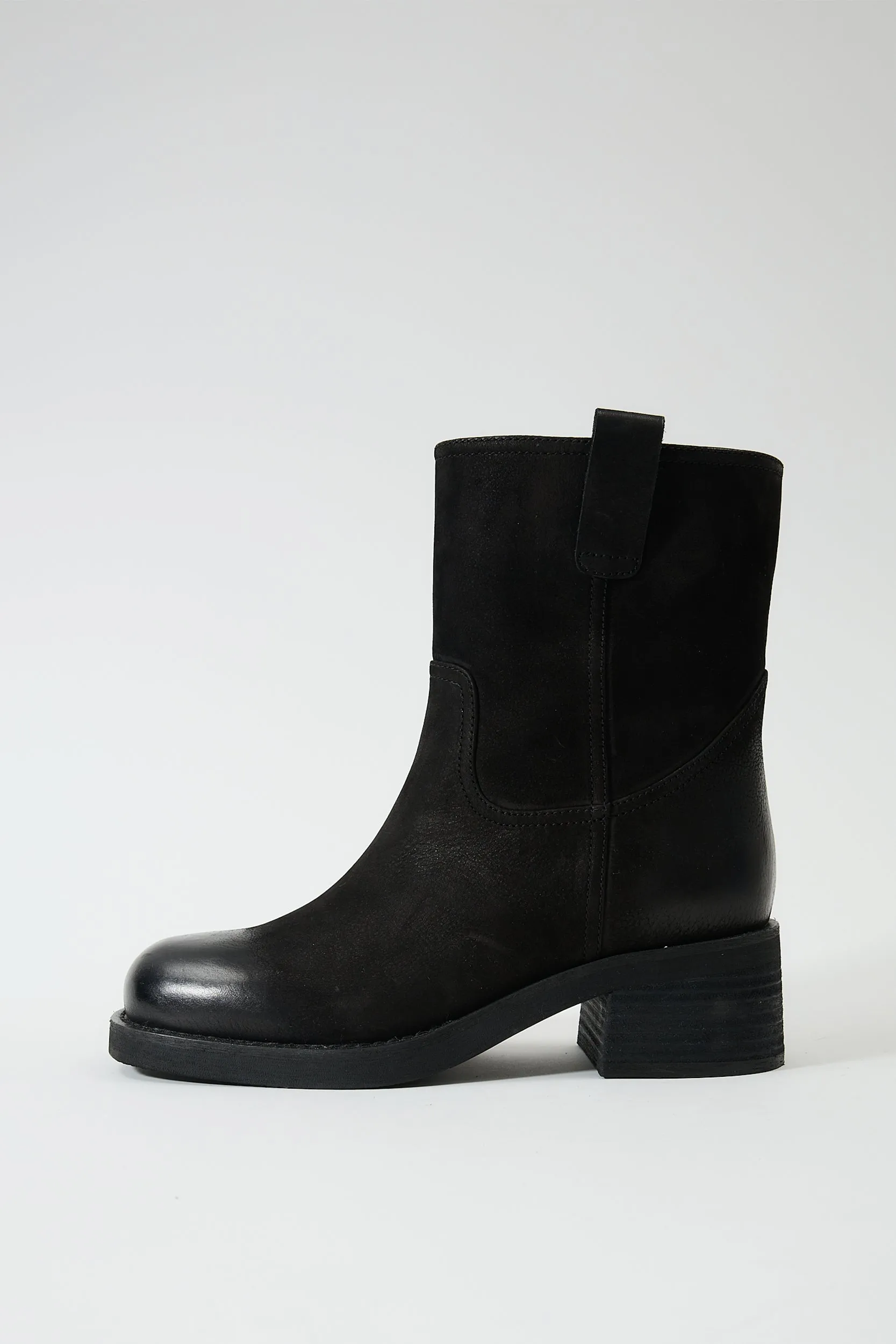Aurelia Black