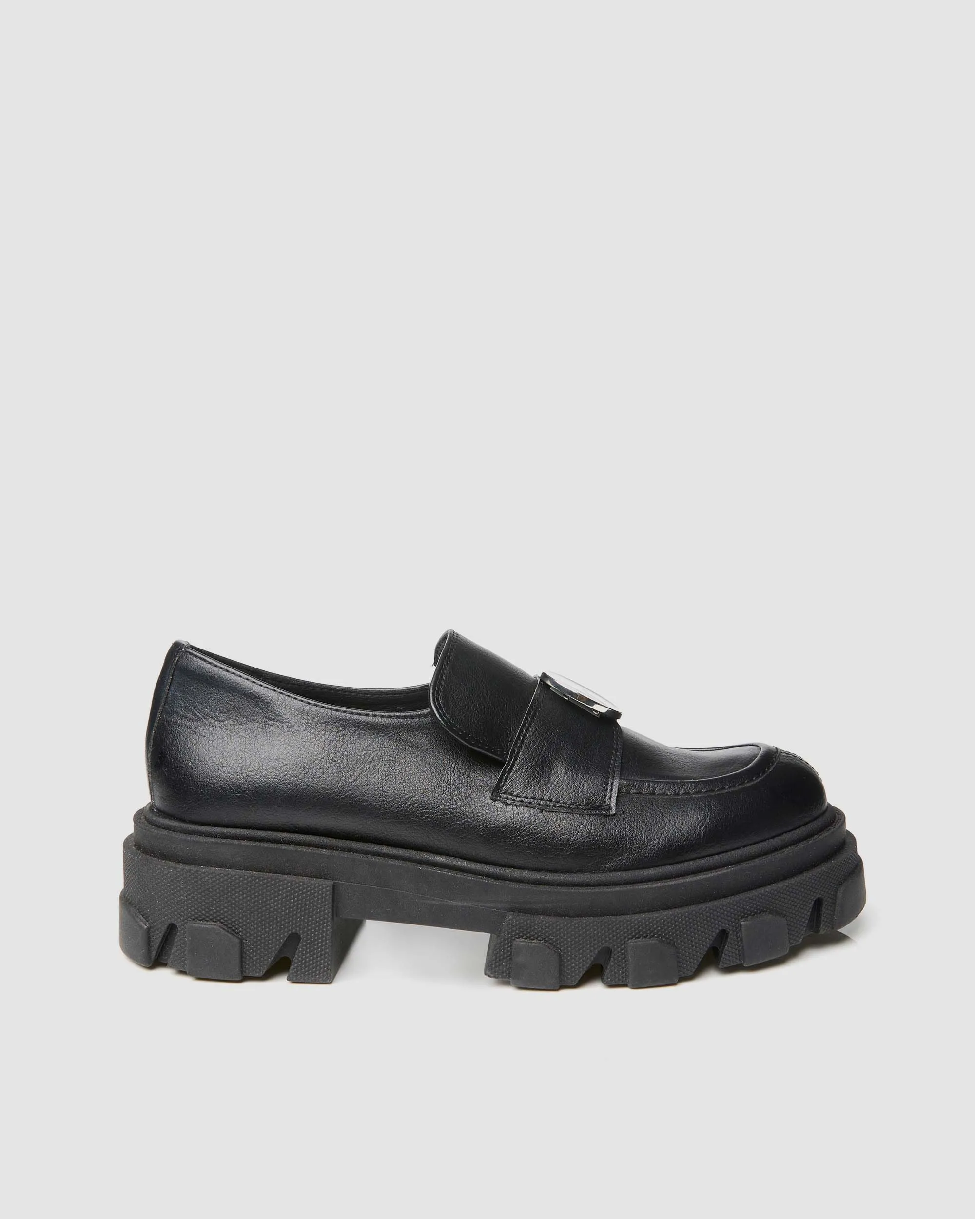 Blocky Loafers made of grape-based vegan leather