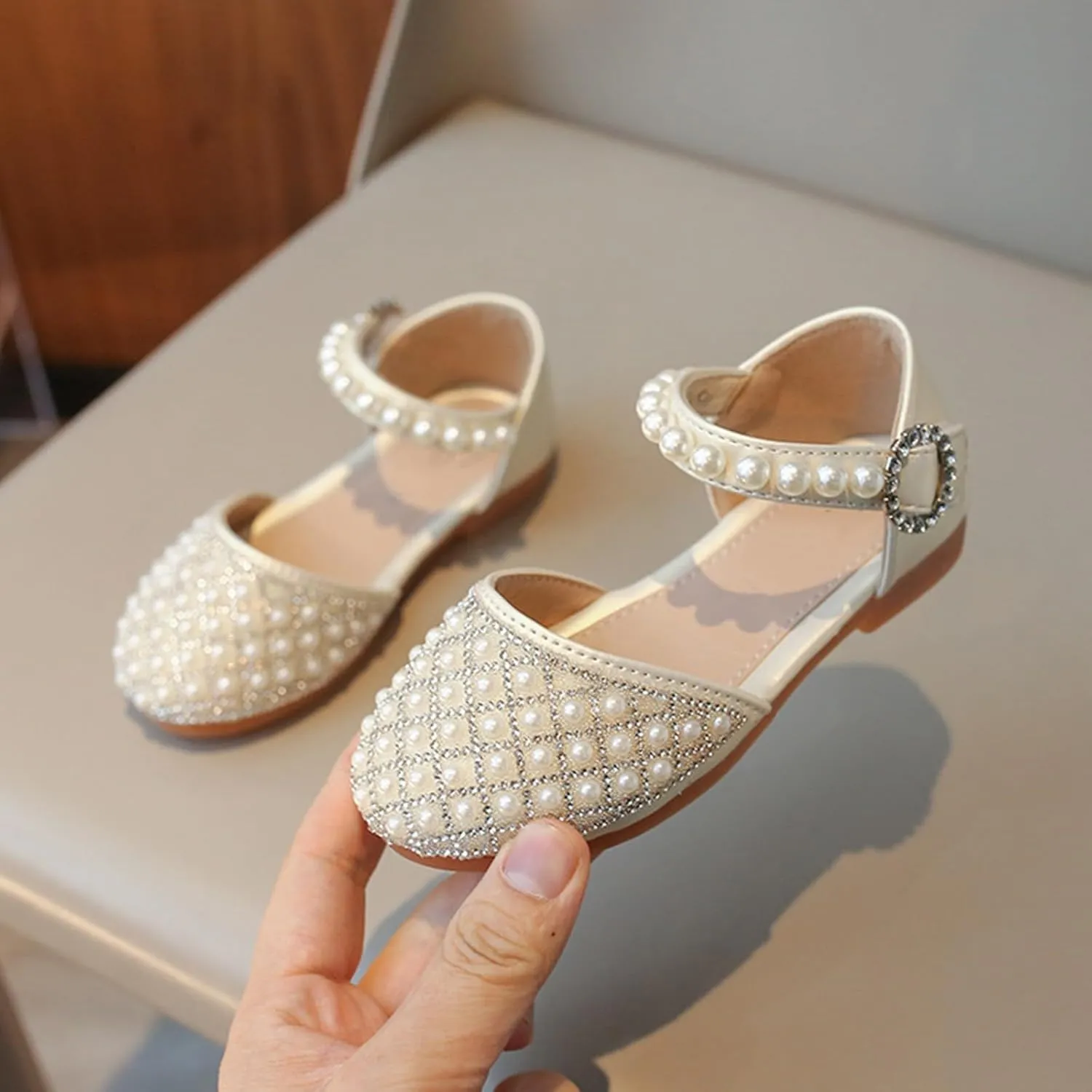 Girls Glitter Pearl Sandals Closed Toe Adjustable Straps Sandals Kids Mary Jane Princess Shoes Dress up Wedding Outdoor