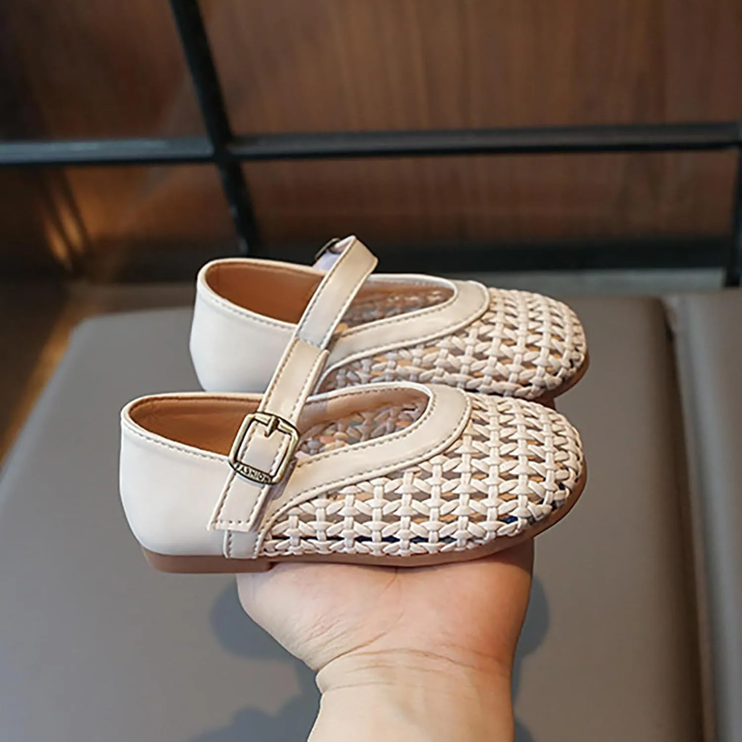 Girls Leather Sandals Close Toe Non Slip Adjustable Straps Flats Outdoor Shoes Kids Cute Summer School Sandals
