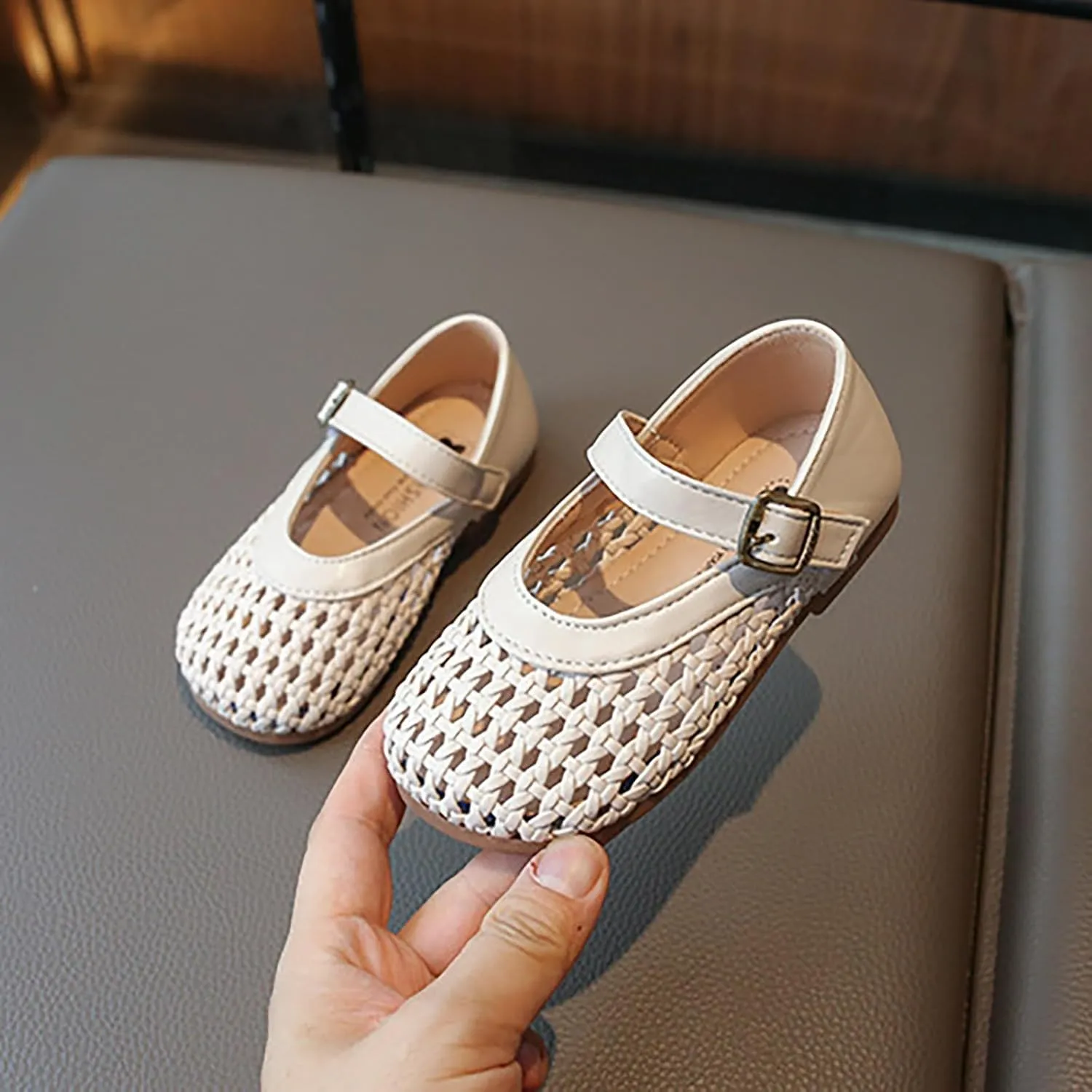 Girls Leather Sandals Close Toe Non Slip Adjustable Straps Flats Outdoor Shoes Kids Cute Summer School Sandals