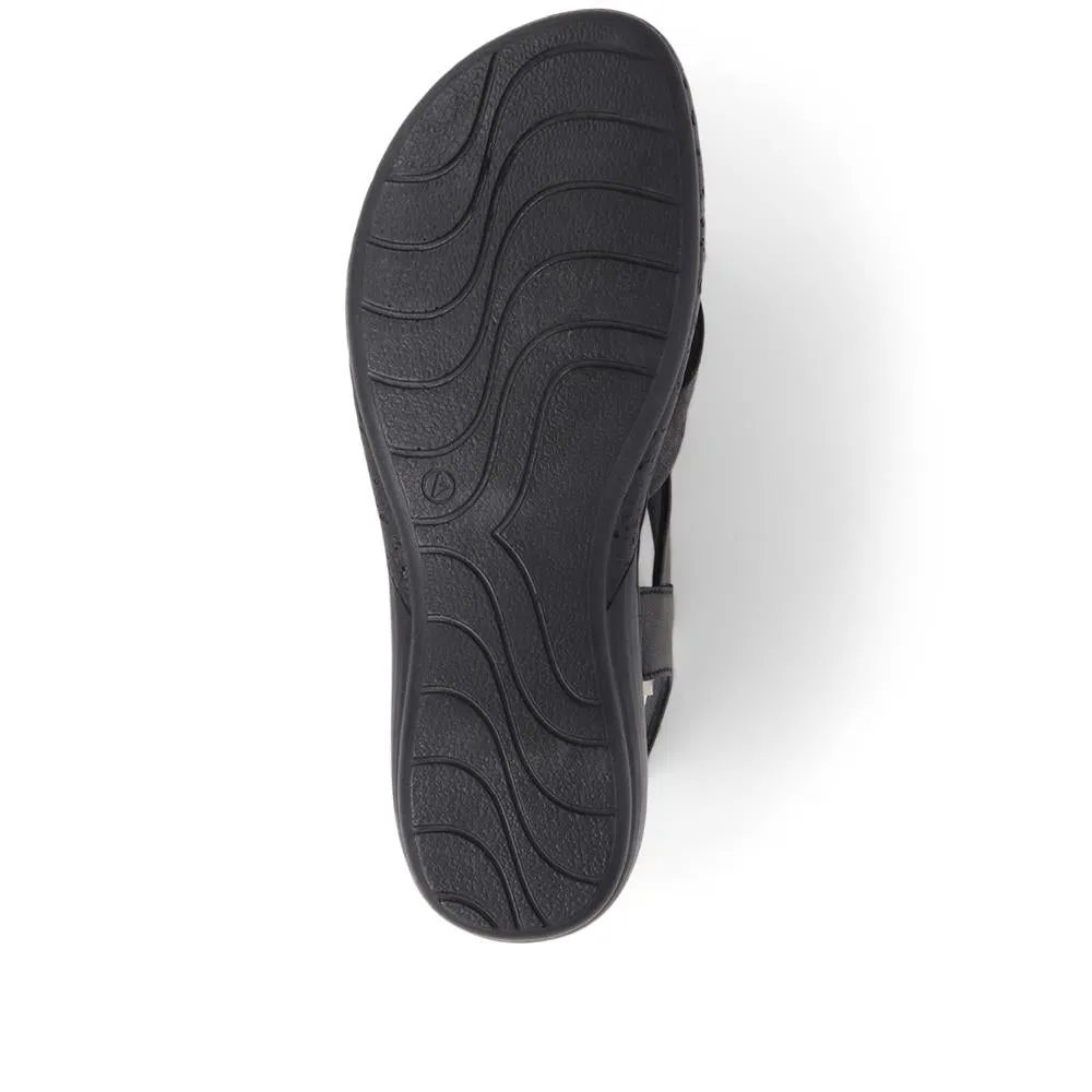Leather Cross-Strap Sandals - LUCK39001 / 325 519