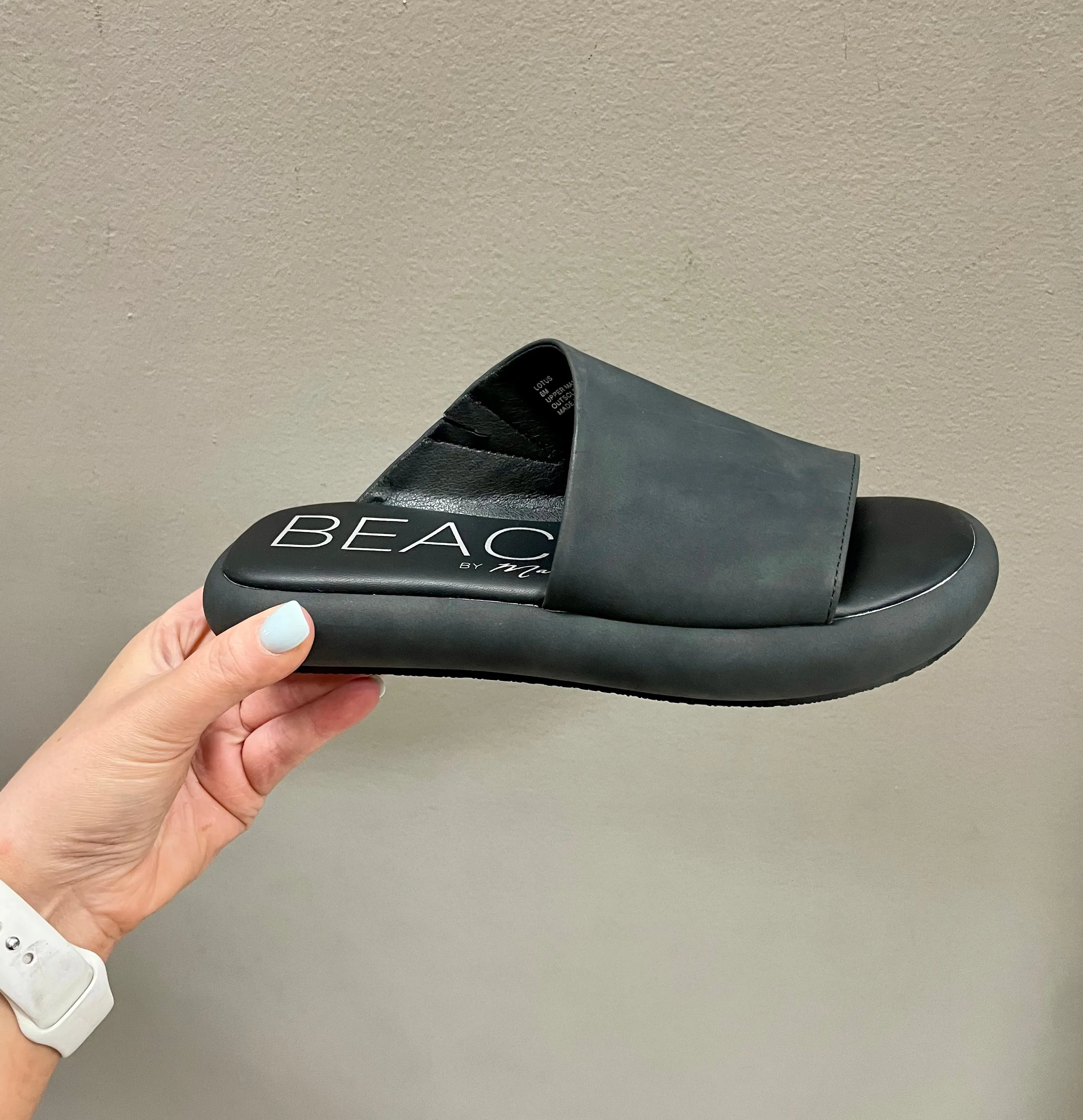 Lotus Black Sandal