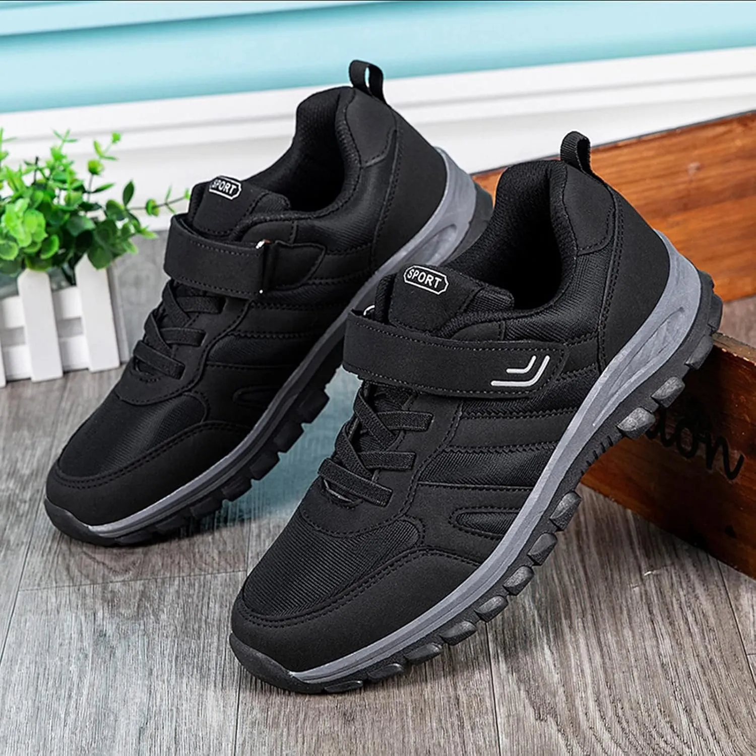Men's Lightweight Non Slip Barefoot Shoes Business Mesh Breathable Walking Shoe Men's Comfortable Canvas Shoes