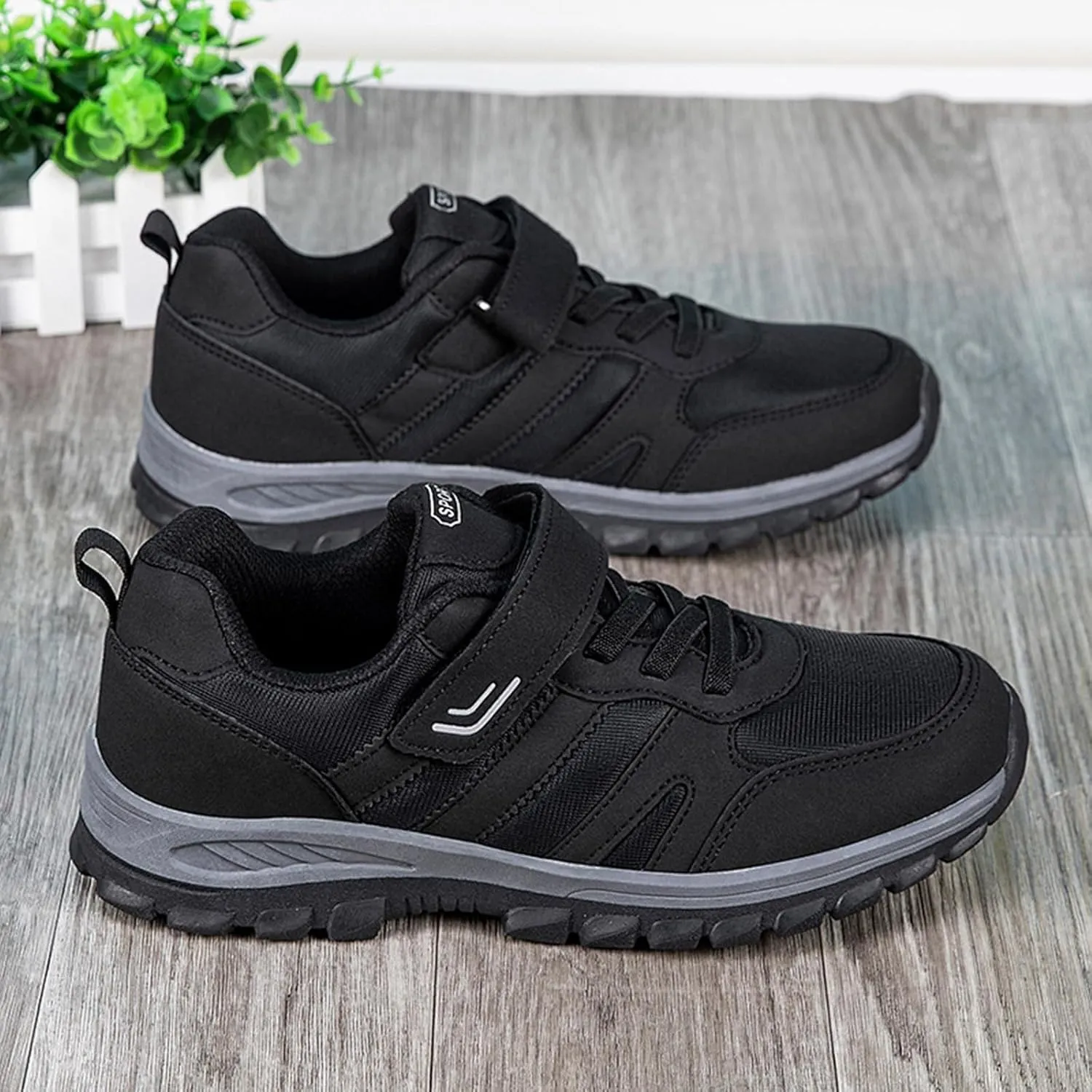 Men's Lightweight Non Slip Barefoot Shoes Business Mesh Breathable Walking Shoe Men's Comfortable Canvas Shoes