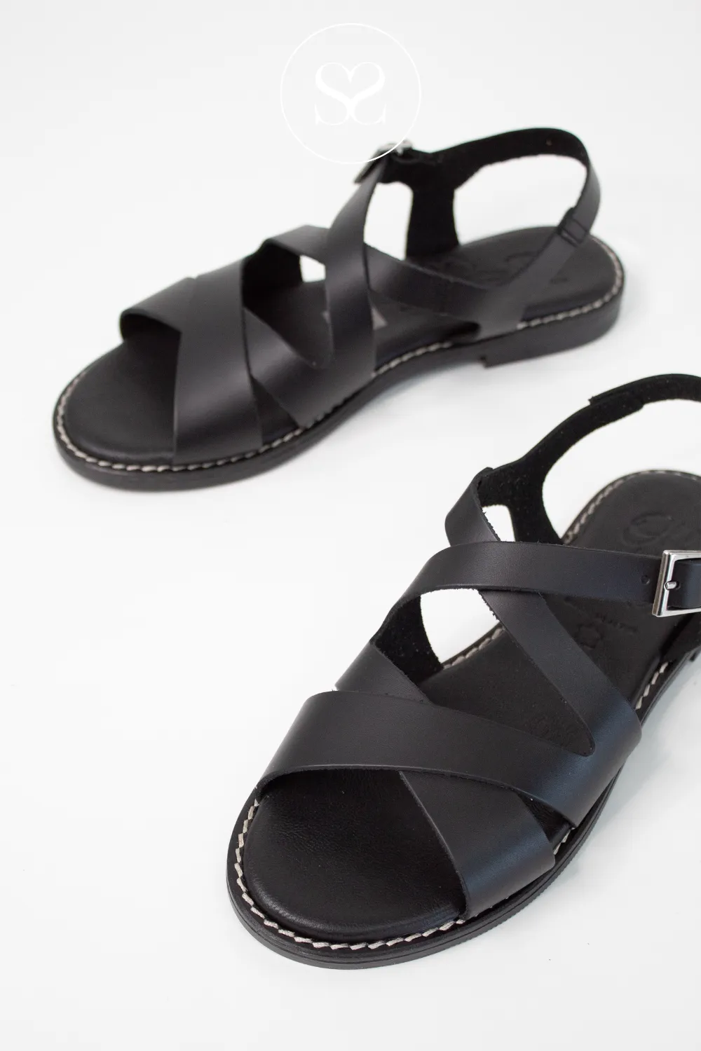OH MY SANDALS 5572 BLACK LEATHER FLAT SANDALS