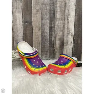 Shoes Flats By Crocs In Multi-colored, Size: 12