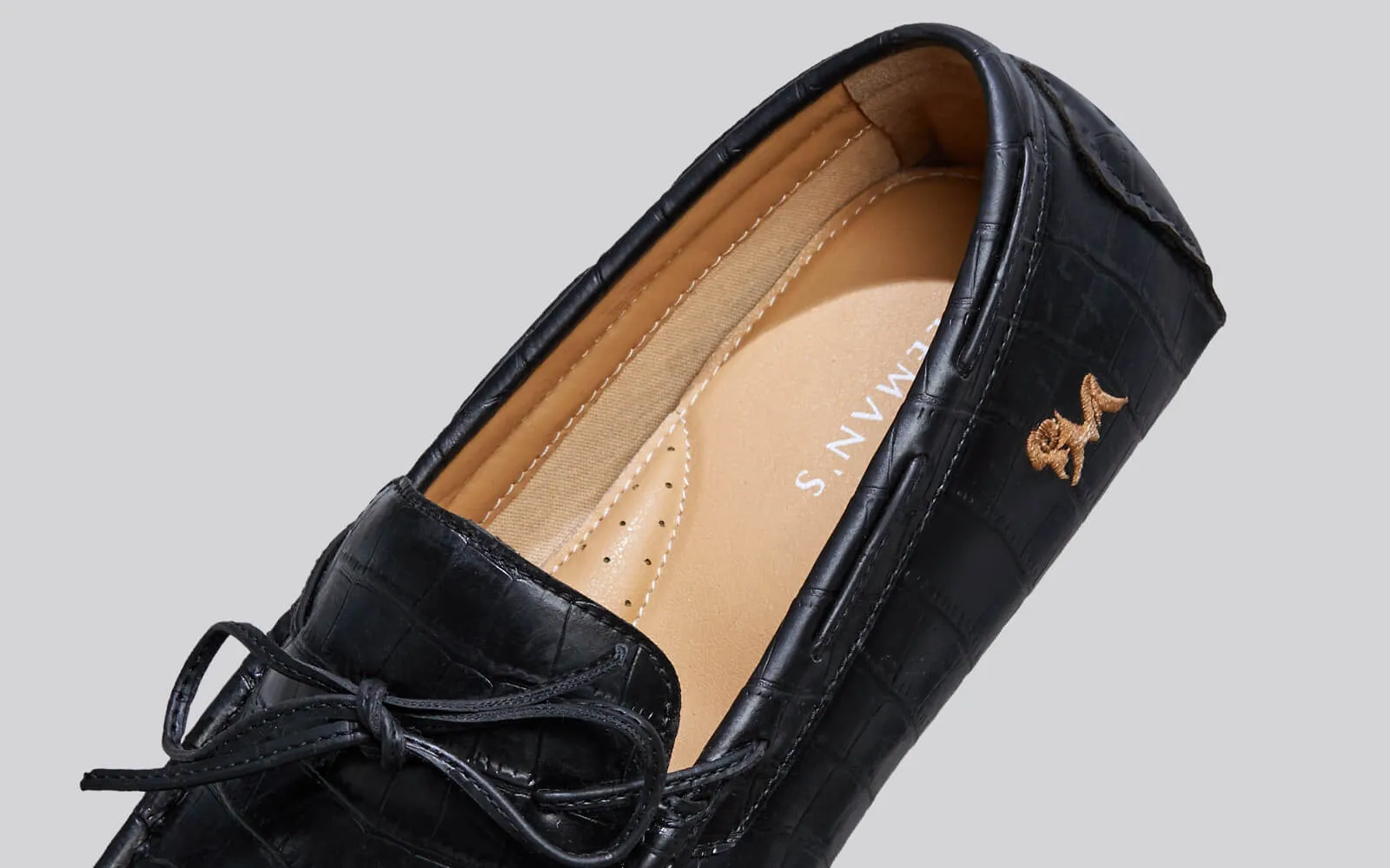 The Charmers : Black