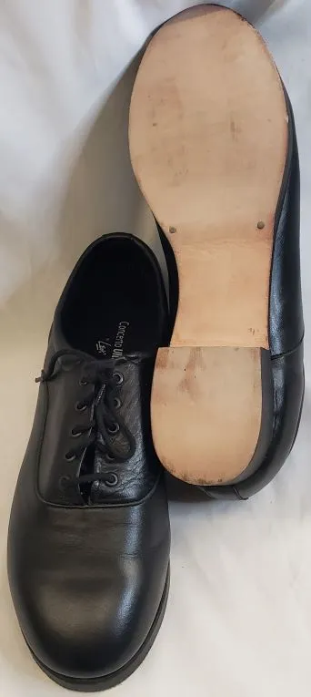 Trevor -- Unisex Character Oxford -- Black