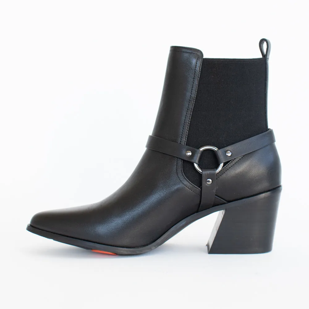Vala Harness Black